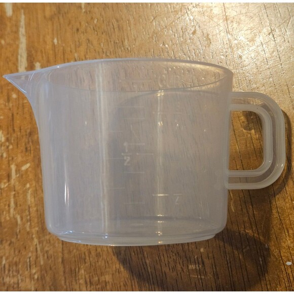 1 Cup Plastic Measuring Cup with Handle and Pour Spout - Picture 3 of 4